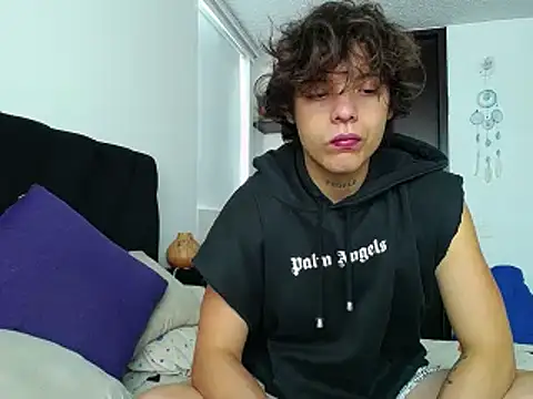 Snapshot of Santiago_kiler chatting on December 18, 2024, 7:08 pm Santiago kiler online show from December 18, 2024, 7:08 pm