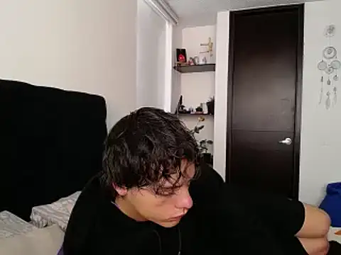 Snapshot of Santiago_kiler chatting on December 27, 2024, 2:22 pm Santiago kiler online show from December 27, 2024, 2:22 pm