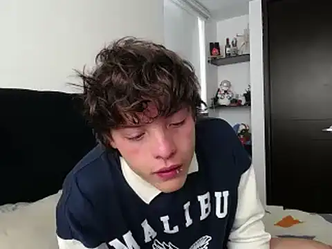 Snapshot of Santiago_kiler chatting on February 3, 2025, 2:02 pm Santiago kiler online show from February 3, 2025, 2:02 pm