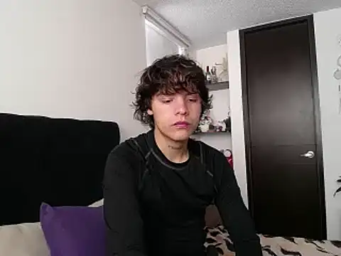 Snapshot of Santiago_kiler chatting on March 11, 2025, 1:01 pm Santiago kiler online show from March 11, 2025, 1:01 pm