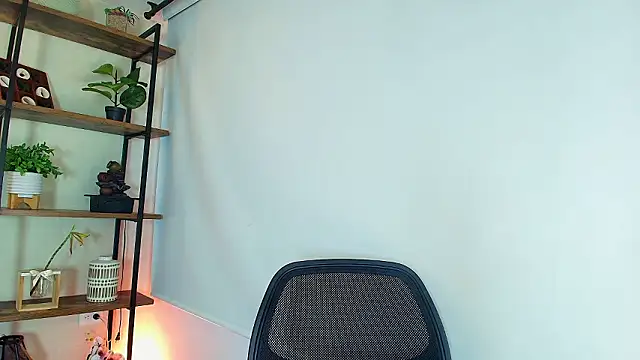 Sassy--Girl online show from March 4, 2026, 6:25 pm