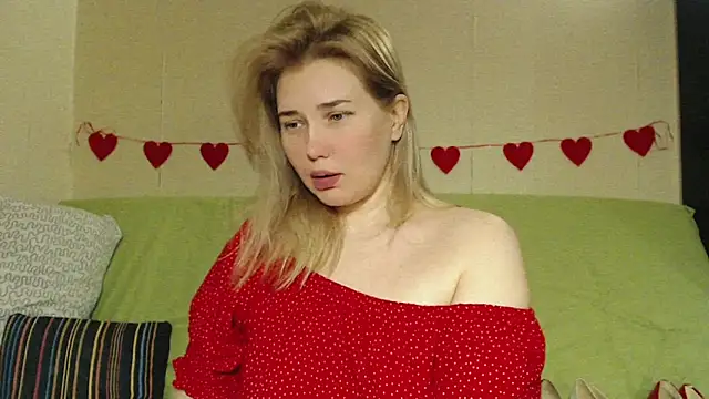 mmmPinUpGirl online show from April 28, 2026, 11:10 pm