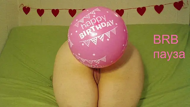 mmmPinUpGirl online show from May 7, 2026, 4:12 pm