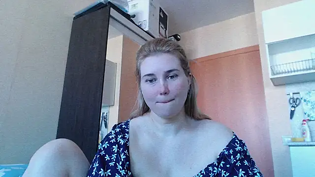 mmmPinUpGirl online show from June 7, 2026, 8:18 am