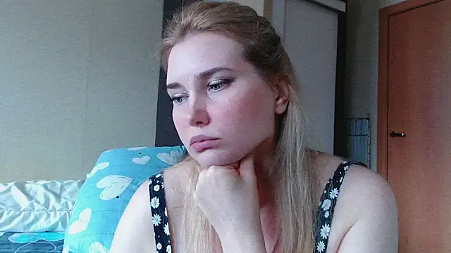 mmmPinUpGirl online show from June 27, 2026, 10:20 am