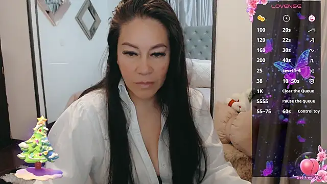 Snapshot of jlove_bss chatting on December 2, 2024, 11:18 pm jlove bss online show from December 2, 2024, 11:18 pm