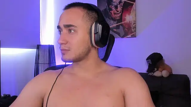 AlexRivera6 online show from December 25, 2024, 3:17 pm