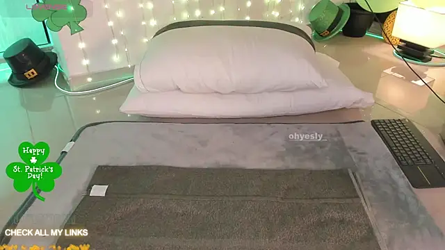 ohyesly  online show from March 27, 2026, 10:15 am