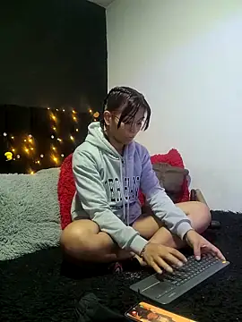 Snapshot of Sofynix chatting on March 21, 2025, 3:44 am Sofynix online show from March 21, 2025, 3:44 am