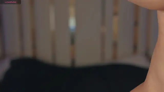 Daphne Moss online show from November 23, 2025, 1:55 pm