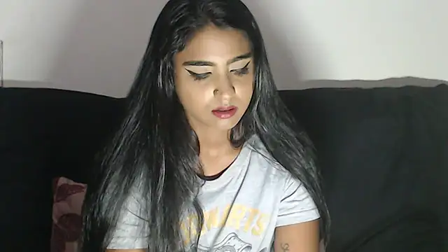 Delilah Blazee online show from February 1, 2025, 6:19 pm