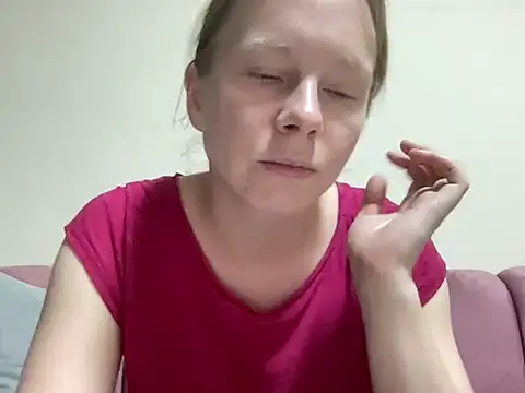 Snapshot of SweetLucy96 chatting on October 25, 2025, 10:23 am SweetLucy96 online show from October 25, 2025, 10:23 am