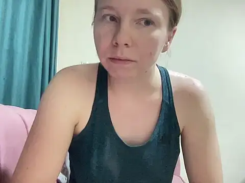 Snapshot of SweetLucy96 chatting on November 3, 2025, 12:39 pm SweetLucy96 online show from November 3, 2025, 12:39 pm