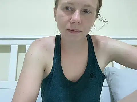 Snapshot of SweetLucy96 chatting on November 6, 2025, 10:05 am SweetLucy96 online show from November 6, 2025, 10:05 am