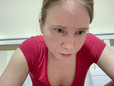 Snapshot of SweetLucy96 chatting on November 14, 2025, 12:04 pm SweetLucy96 online show from November 14, 2025, 12:04 pm