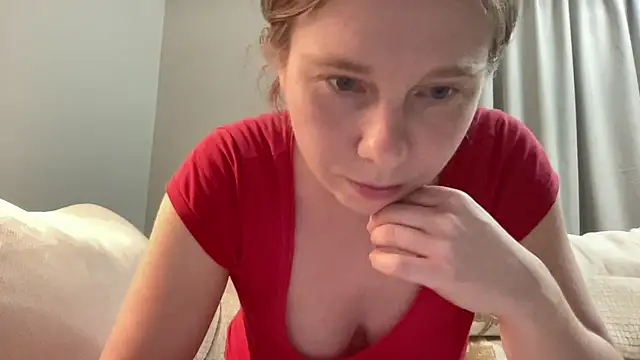 SweetLucy96 online show from April 14, 2026, 9:54 pm