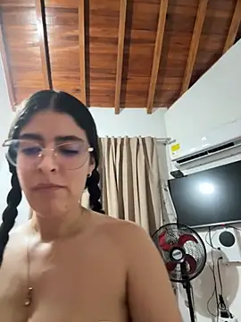  Niah  online show from February 8, 2026, 2:04 am