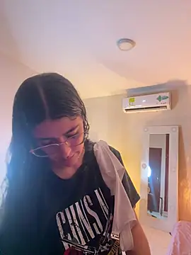  Niah  online show from February 11, 2026, 9:09 pm