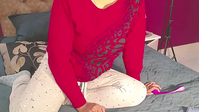 Snapshot of Naughty_nightz chatting on December 14, 2024, 7:25 pm Naughty nightz online show from December 14, 2024, 7:25 pm