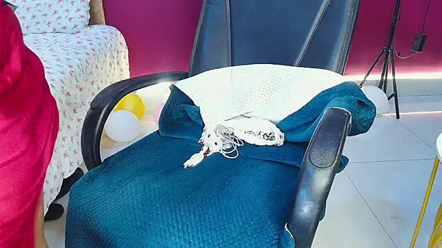 Snapshot of Naughty_nightz chatting on January 7, 2025, 8:31 pm Naughty nightz online show from January 7, 2025, 8:31 pm