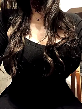 Snapshot of eva750 chatting on December 16, 2025, 4:23 pm eva750 online show from December 16, 2025, 4:23 pm