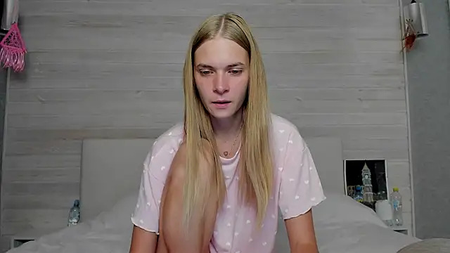 molly hunt  online show from September 22, 2025, 3:30 am