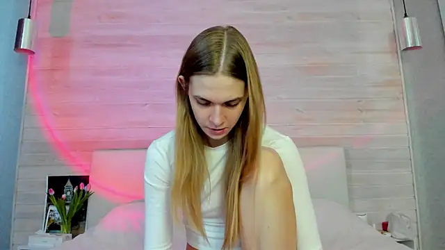 molly hunt  online show from February 14, 2026, 6:32 am