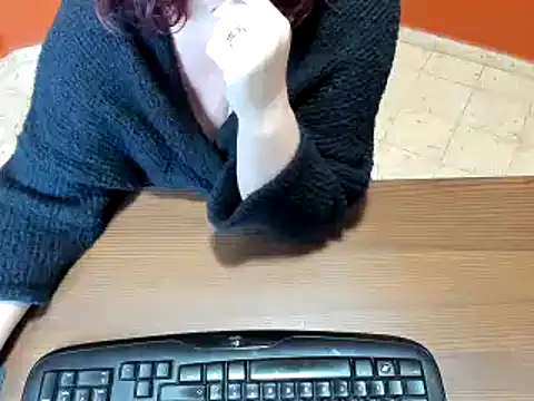 Snapshot of NikkiHolland chatting on February 3, 2025, 8:57 am NikkiHolland online show from February 3, 2025, 8:57 am