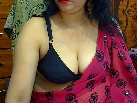 Snapshot of Daneldayna chatting on October 8, 2025, 6:27 pm Daneldayna online show from October 8, 2025, 6:27 pm