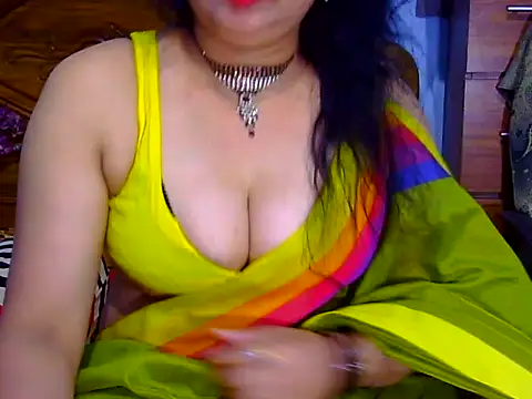 Snapshot of Daneldayna chatting on October 27, 2025, 2:21 pm Daneldayna online show from October 27, 2025, 2:21 pm