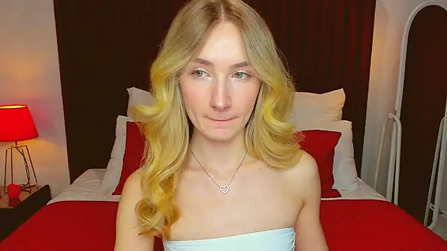 bella  rose online show from March 10, 2025, 1:10 pm