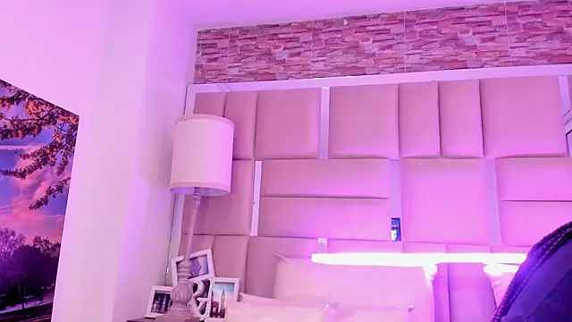 ShaniaBrownn online show from May 22, 2026, 7:41 pm