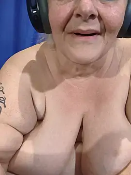 DavisDesires online show from July 28, 2026, 12:48 pm