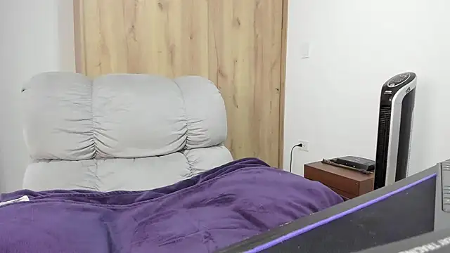 xspecialoomx online show from February 24, 2026, 2:04 pm