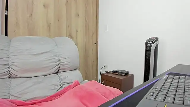 xspecialoomx online show from March 23, 2026, 1:26 pm