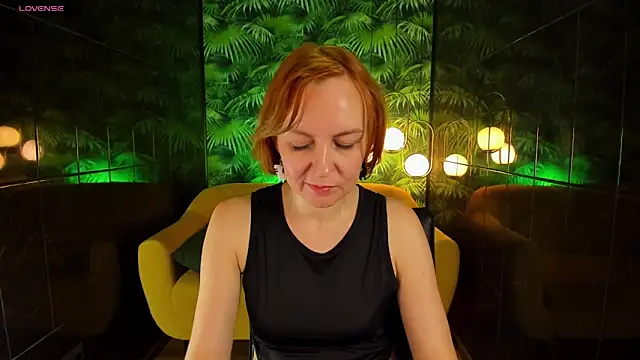 NikaGentle online show from December 12, 2024, 5:31 am