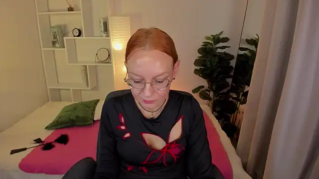 NikaGentle online show from September 15, 2025, 1:33 pm