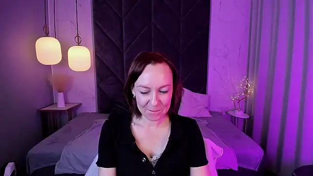 NikaGentle online show from October 19, 2025, 5:41 am