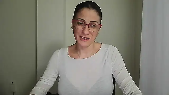 Sanada hot online show from December 18, 2025, 3:29 pm