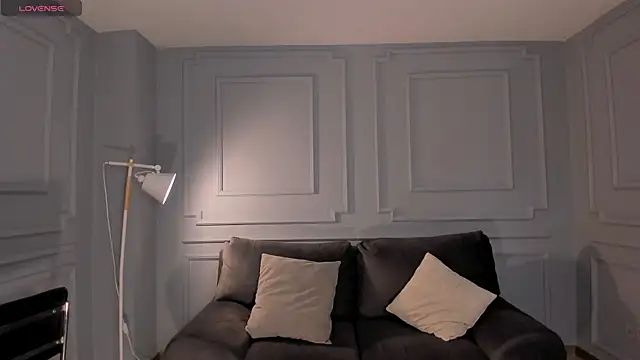 ToriCrossX online show from December 1, 2025, 12:37 am