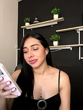 isabella jade online show from January 17, 2026, 9:07 pm