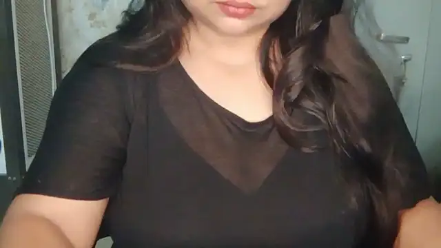 Snapshot of yoursnishaa chatting on July 29, 2026, 5:33 pm yoursnishaa online show from July 29, 2026, 5:33 pm