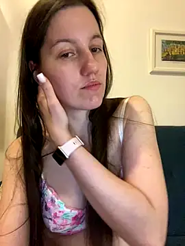 Nicole-Ray online show from December 14, 2025, 7:29 pm