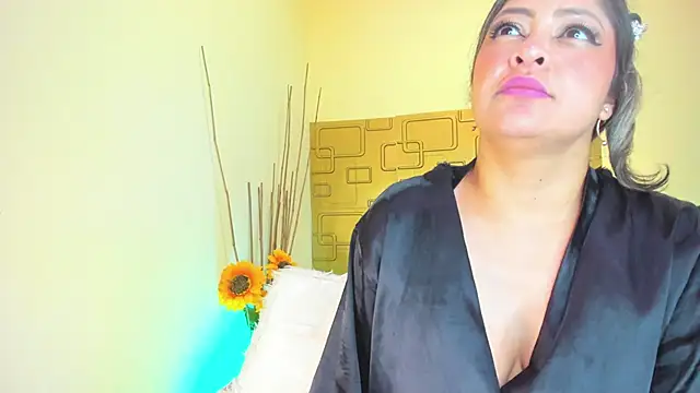 Julia Haye online show from January 29, 2025, 7:25 am