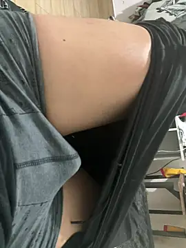 elvis0966 online show from December 30, 2024, 4:42 am