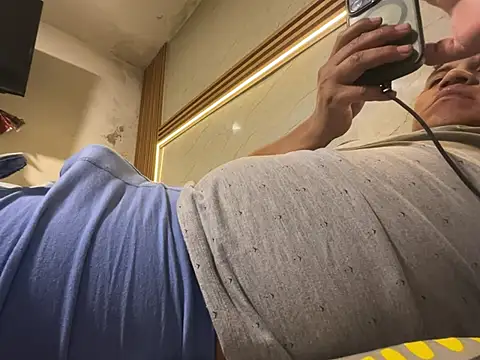 Snapshot of elvis0966 chatting on January 13, 2026, 4:51 am elvis0966 online show from January 13, 2026, 4:51 am