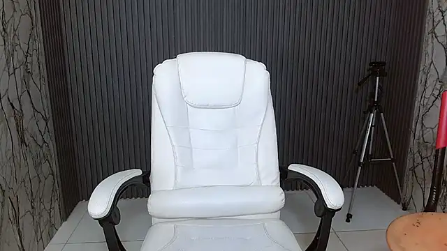 ManSant online show from September 19, 2025, 5:13 pm