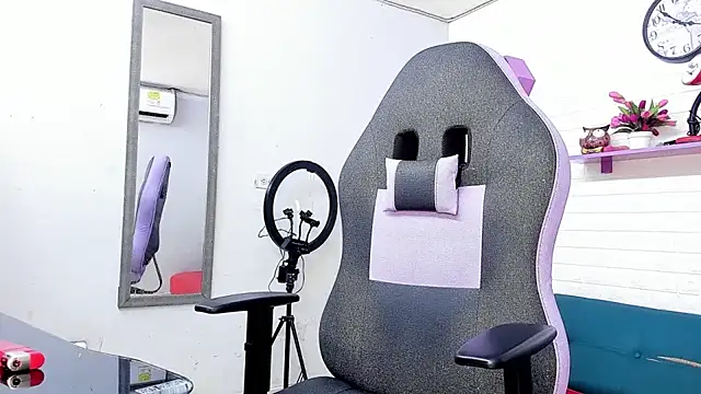 ManSant online show from October 5, 2025, 3:54 pm