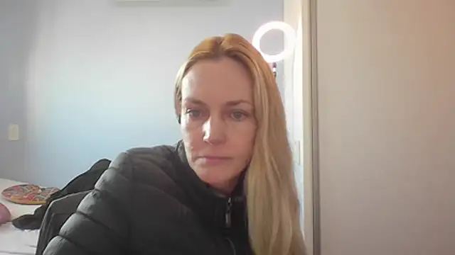 Annylove1 online show from May 13, 2026, 12:13 pm