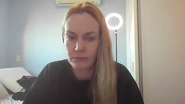 Annylove1 online show from June 8, 2026, 10:48 am